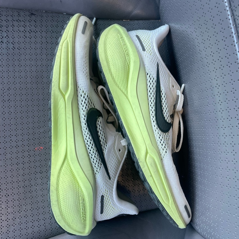 👟 Nike Air Zoom – Youth 4Y / Women’s 6 – White with Volt Green Sole
